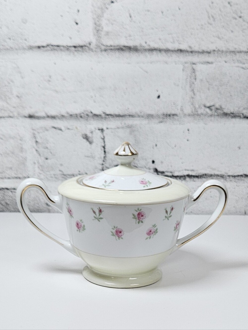 Aichi China Occupied Japan Vintage Pink Rose Covered Sugar Bowl Gold Trim